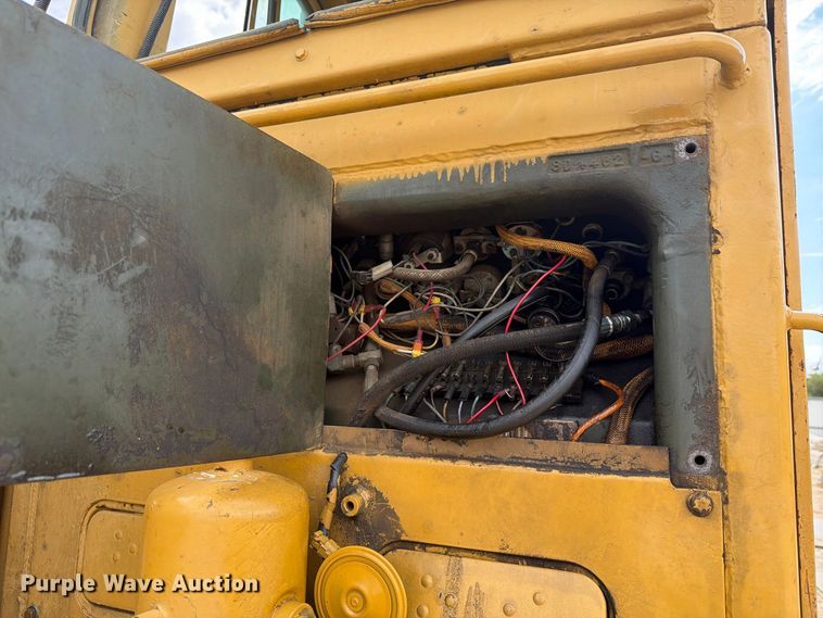 image for item DU3122 1985 Caterpillar 621B conventional scraper 