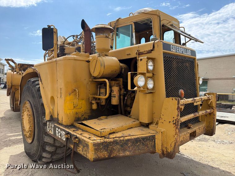 image for item DU3122 1985 Caterpillar 621B conventional scraper 