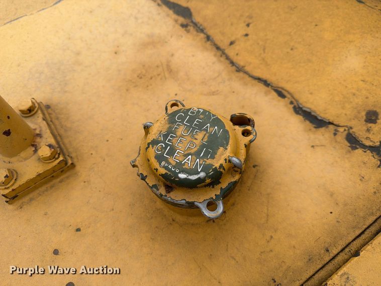 image for item DU3122 1985 Caterpillar 621B conventional scraper 