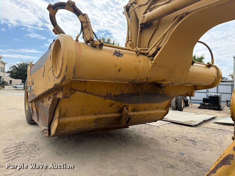 image for item DU3122 1985 Caterpillar 621B conventional scraper 