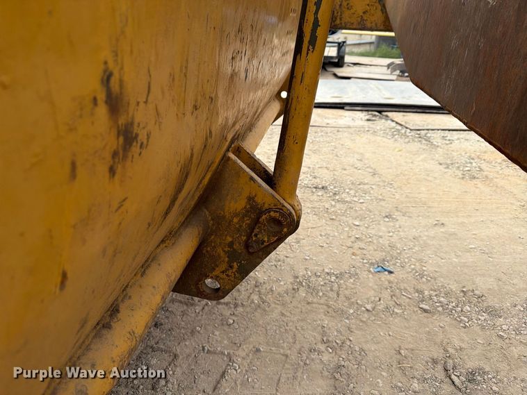 image for item DU3122 1985 Caterpillar 621B conventional scraper 