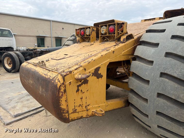 image for item DU3122 1985 Caterpillar 621B conventional scraper 