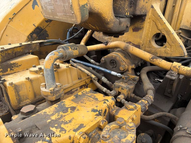 image for item DU3122 1985 Caterpillar 621B conventional scraper 