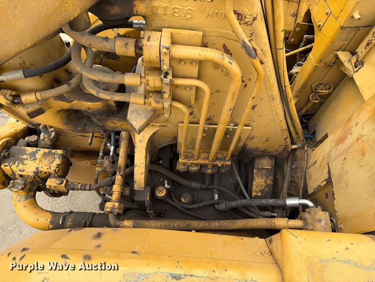 image for item DU3122 1985 Caterpillar 621B conventional scraper 