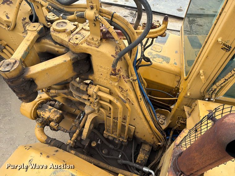 image for item DU3122 1985 Caterpillar 621B conventional scraper 