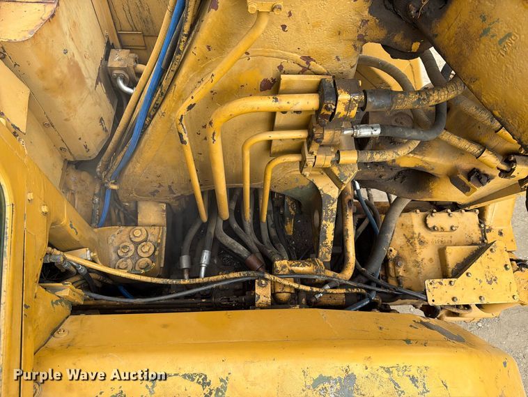image for item DU3122 1985 Caterpillar 621B conventional scraper 