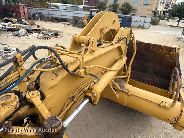 image for item DU3122 1985 Caterpillar 621B conventional scraper 