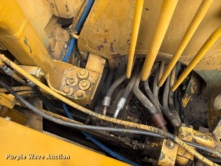image for item DU3122 1985 Caterpillar 621B conventional scraper 
