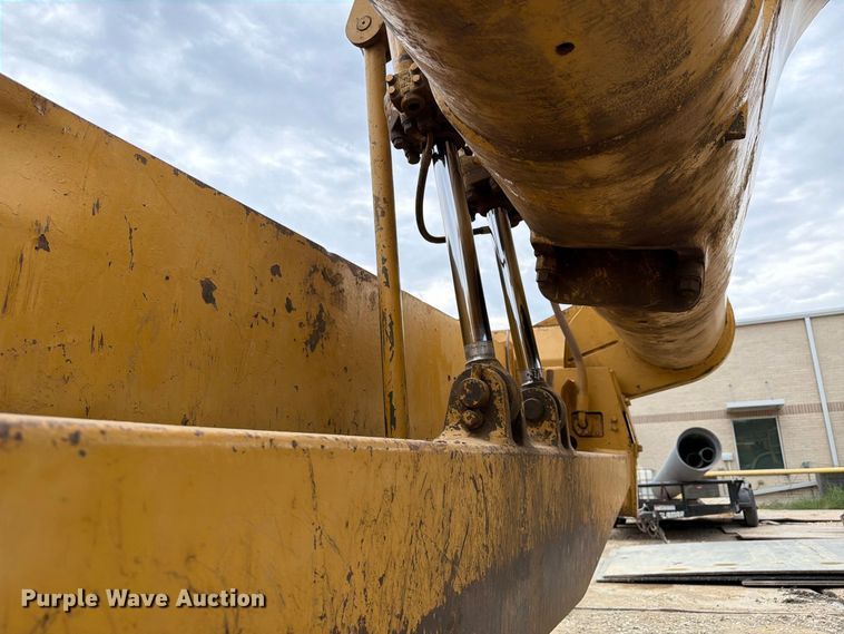 image for item DU3122 1985 Caterpillar 621B conventional scraper 