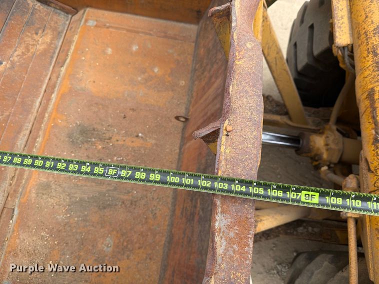 image for item DU3122 1985 Caterpillar 621B conventional scraper 