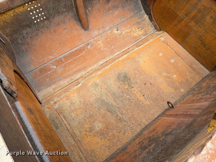 image for item DU3122 1985 Caterpillar 621B conventional scraper 