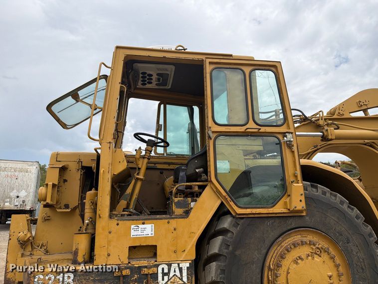 image for item DU3122 1985 Caterpillar 621B conventional scraper 