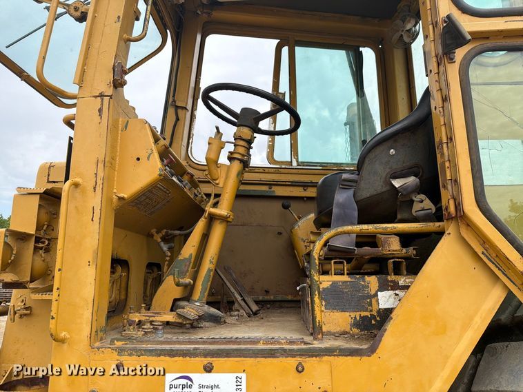 image for item DU3122 1985 Caterpillar 621B conventional scraper 