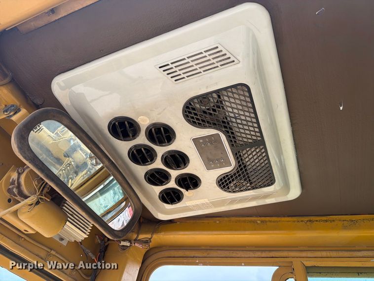 image for item DU3122 1985 Caterpillar 621B conventional scraper 