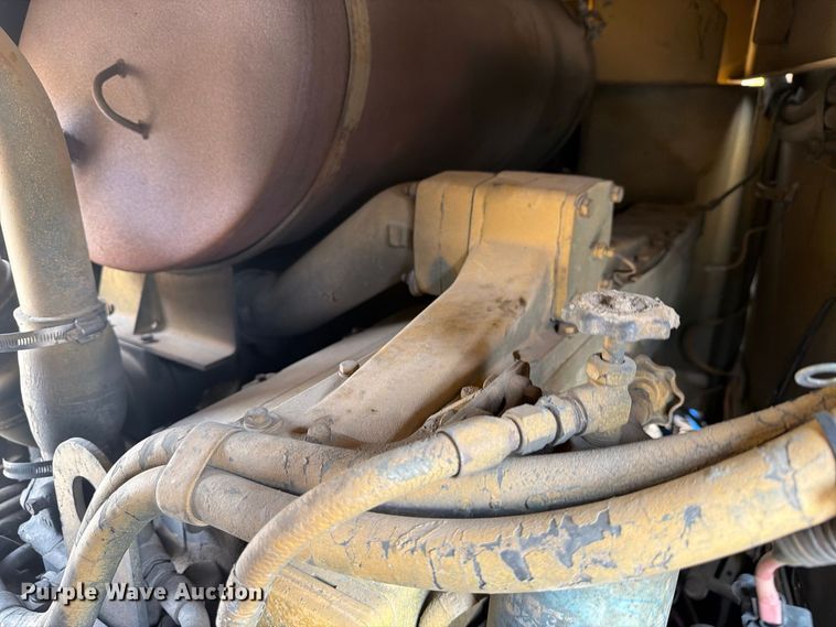image for item DU3122 1985 Caterpillar 621B conventional scraper 