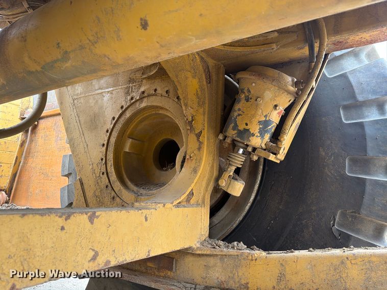 image for item DU3122 1985 Caterpillar 621B conventional scraper 