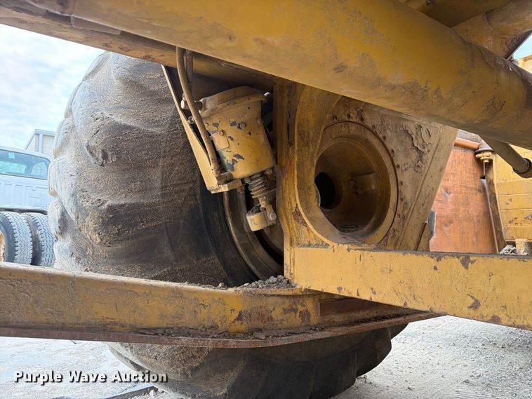 image for item DU3122 1985 Caterpillar 621B conventional scraper 