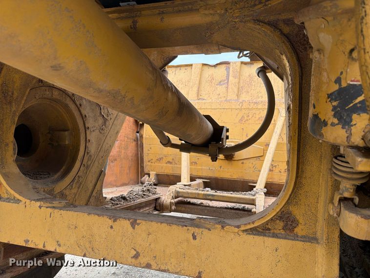 image for item DU3122 1985 Caterpillar 621B conventional scraper 