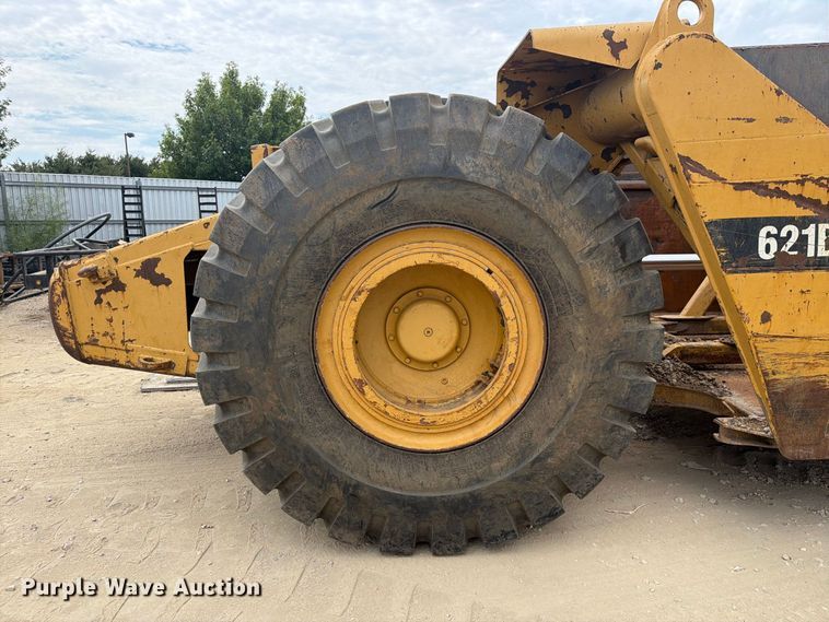 image for item DU3122 1985 Caterpillar 621B conventional scraper 