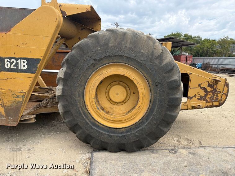 image for item DU3122 1985 Caterpillar 621B conventional scraper 