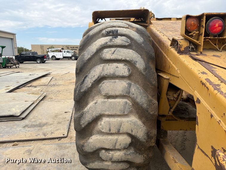 image for item DU3122 1985 Caterpillar 621B conventional scraper 