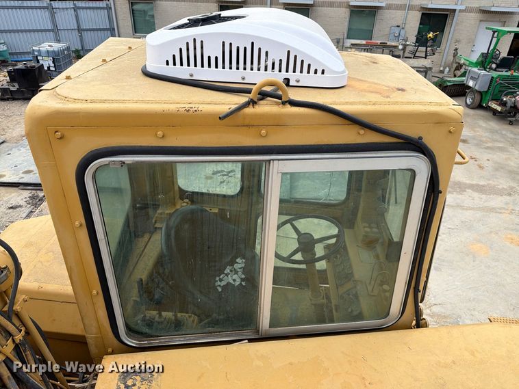 image for item DU3123 1985 Caterpillar 621B conventional scraper 