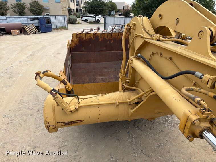 image for item DU3123 1985 Caterpillar 621B conventional scraper 