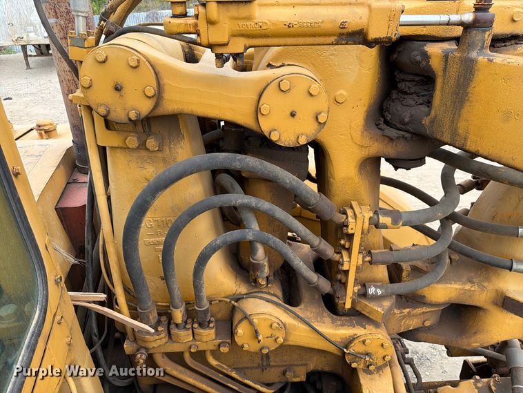 image for item DU3123 1985 Caterpillar 621B conventional scraper 