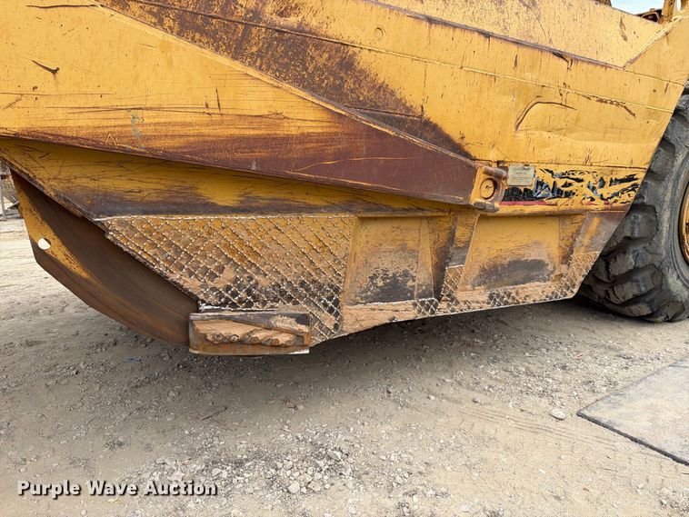 image for item DU3123 1985 Caterpillar 621B conventional scraper 