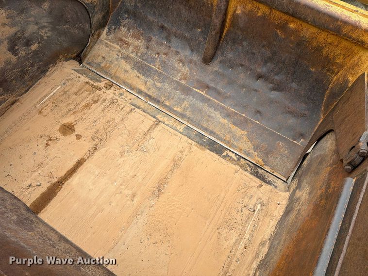 image for item DU3123 1985 Caterpillar 621B conventional scraper 
