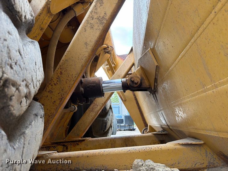 image for item DU3123 1985 Caterpillar 621B conventional scraper 