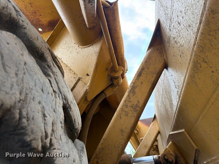 image for item DU3123 1985 Caterpillar 621B conventional scraper 