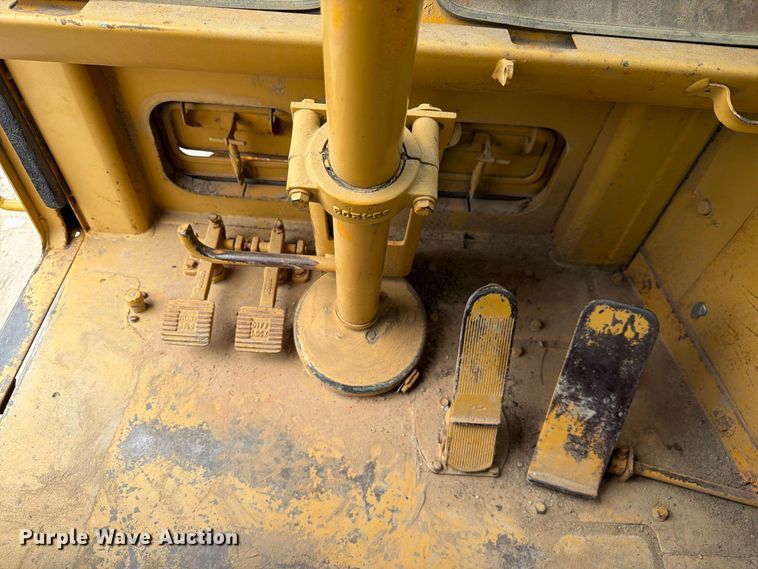 image for item DU3123 1985 Caterpillar 621B conventional scraper 
