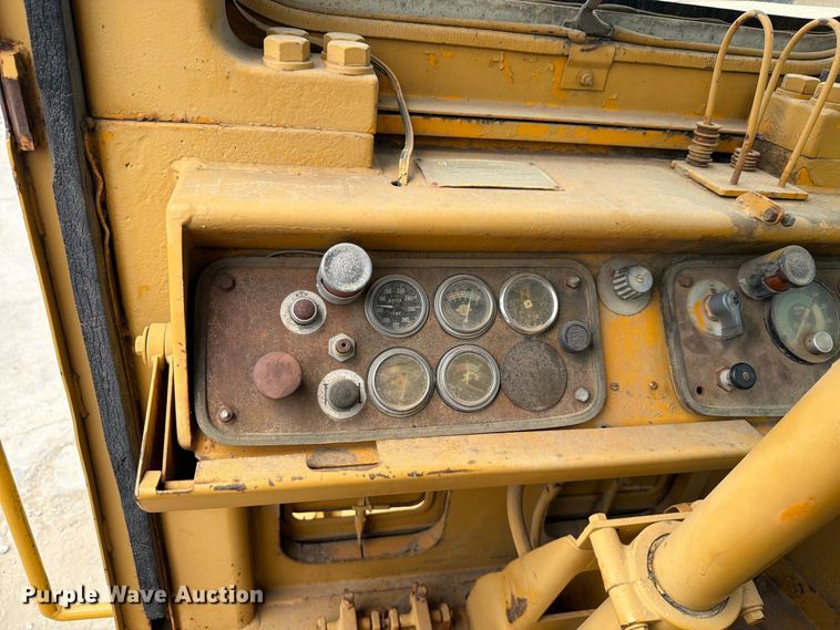 image for item DU3123 1985 Caterpillar 621B conventional scraper 