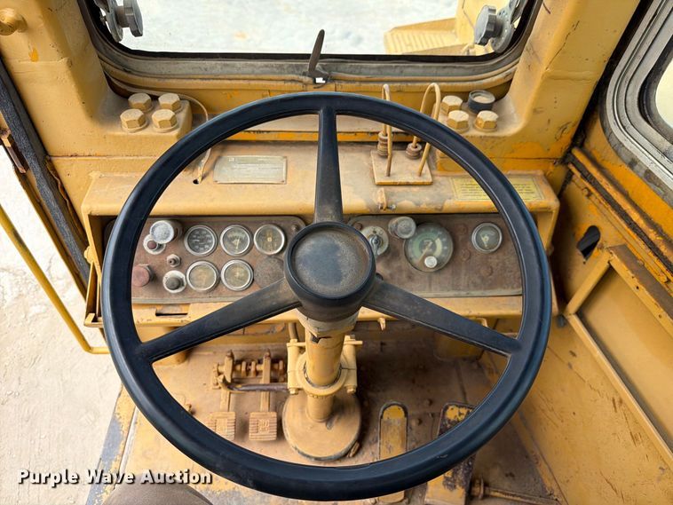 image for item DU3123 1985 Caterpillar 621B conventional scraper 