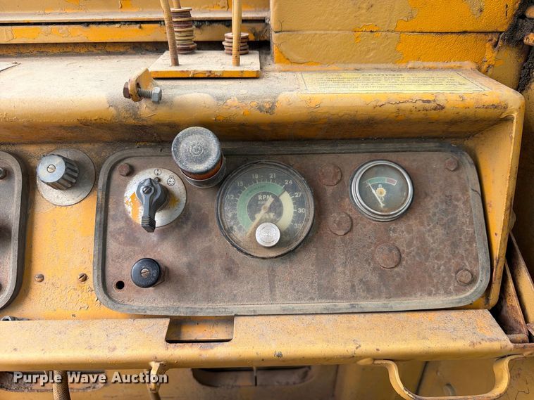 image for item DU3123 1985 Caterpillar 621B conventional scraper 