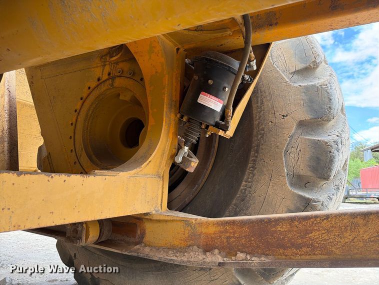 image for item DU3123 1985 Caterpillar 621B conventional scraper 