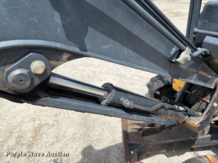 image for item DV7314 2015 John Deere 17G mini excavator