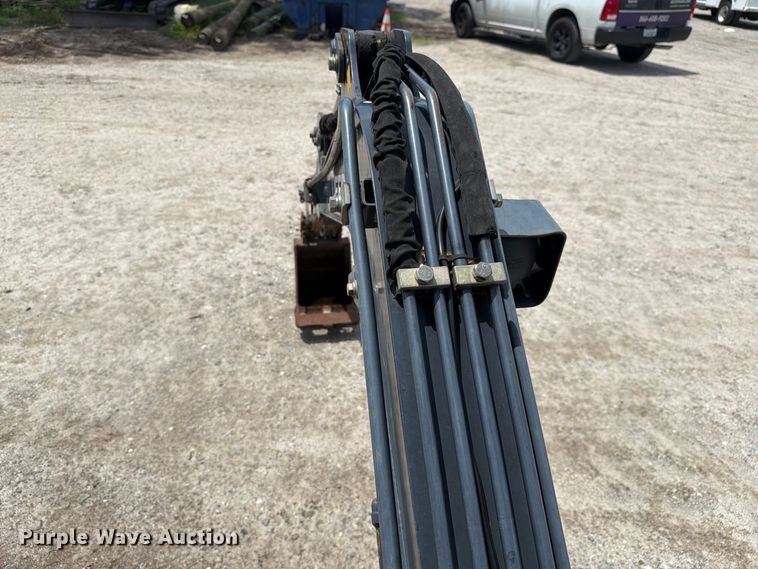 image for item DV7314 2015 John Deere 17G mini excavator