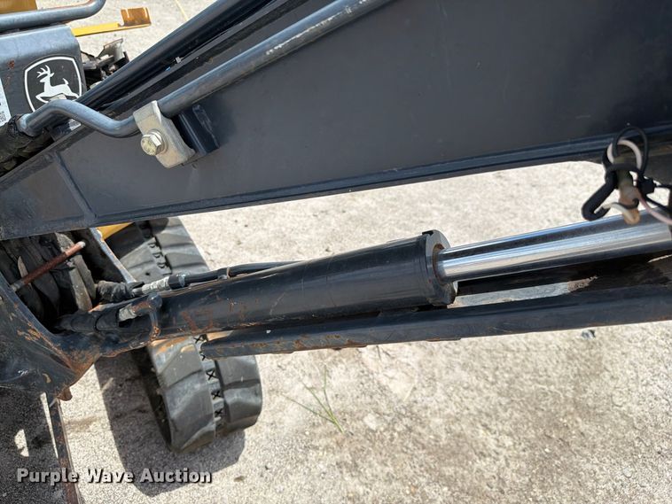 image for item DV7314 2015 John Deere 17G mini excavator
