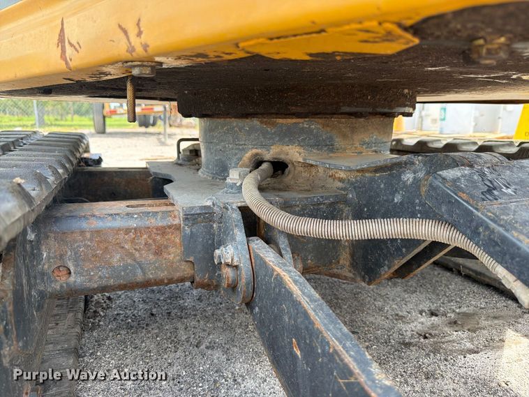 image for item DV7314 2015 John Deere 17G mini excavator