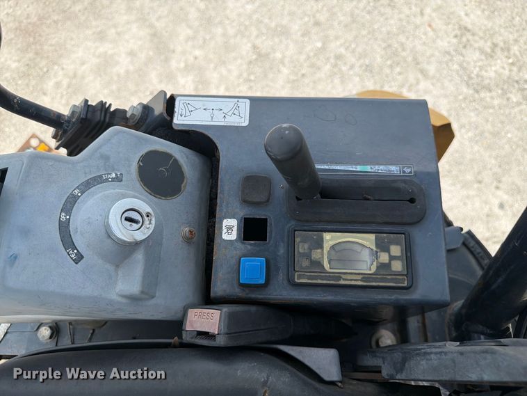 image for item DV7314 2015 John Deere 17G mini excavator