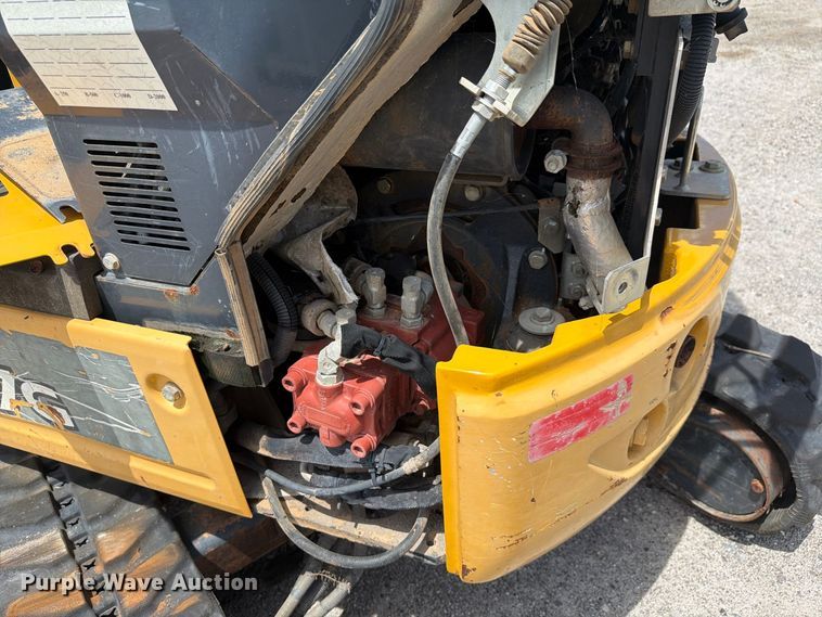 image for item DV7314 2015 John Deere 17G mini excavator