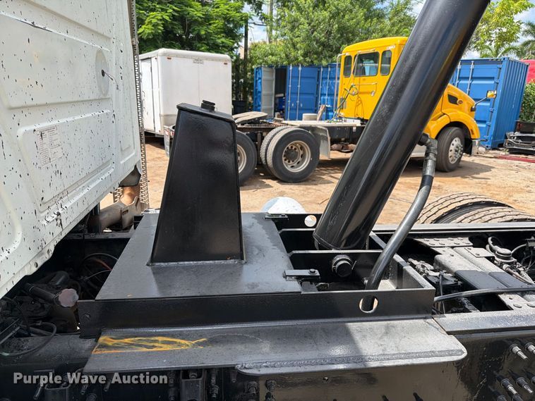 image for item DV7316 2016 Mack GU713 dump truck