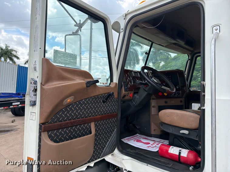 image for item DV7316 2016 Mack GU713 dump truck