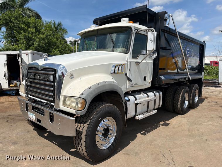 image for item DV7318 2015 Mack GU713 dump truck
