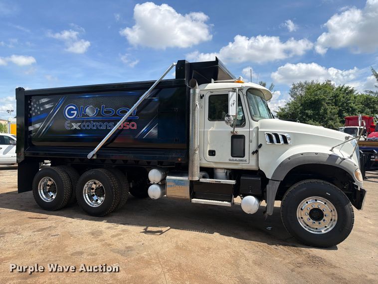 image for item DV7318 2015 Mack GU713 dump truck