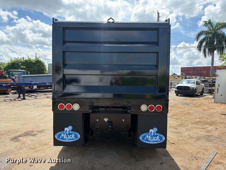 image for item DV7318 2015 Mack GU713 dump truck