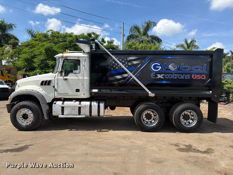 image for item DV7318 2015 Mack GU713 dump truck