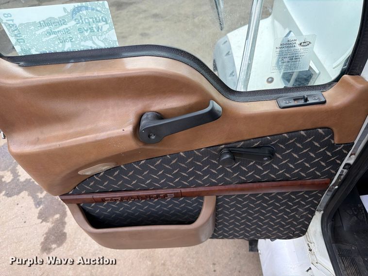 image for item DV7318 2015 Mack GU713 dump truck